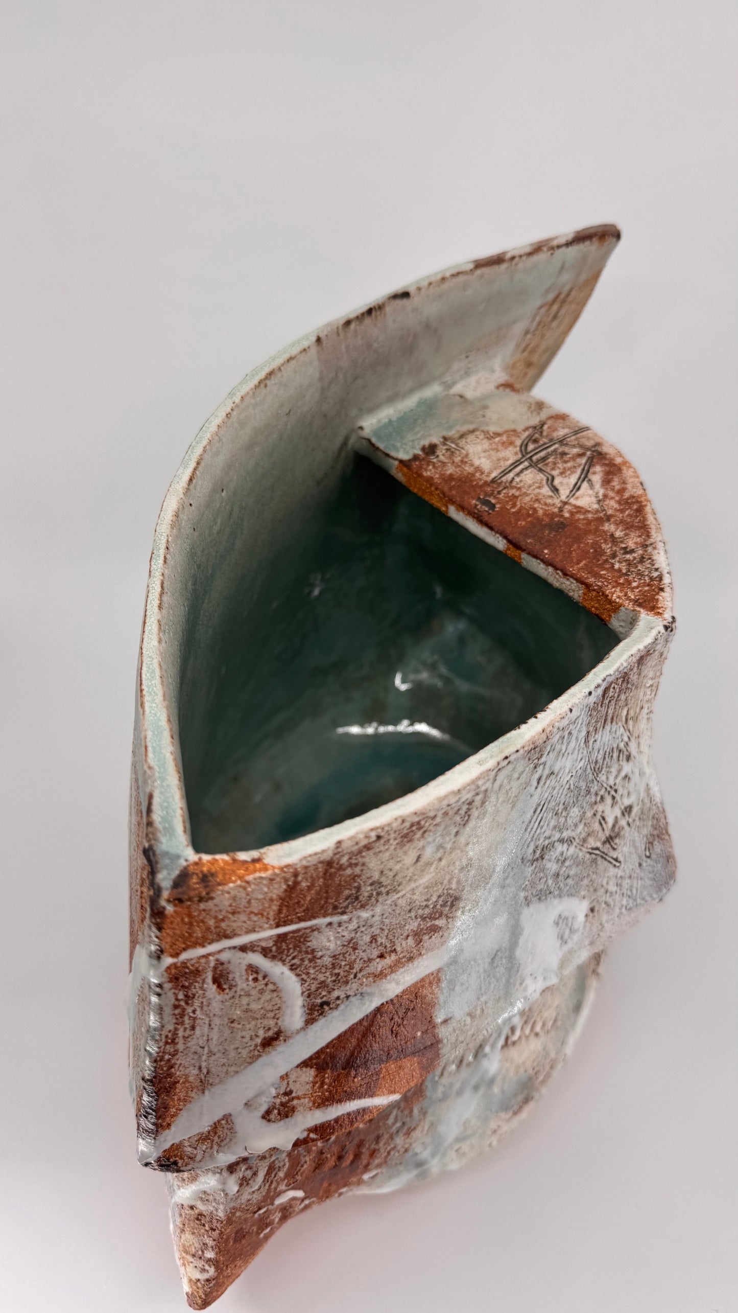 Fragmented Spiral Vessel
